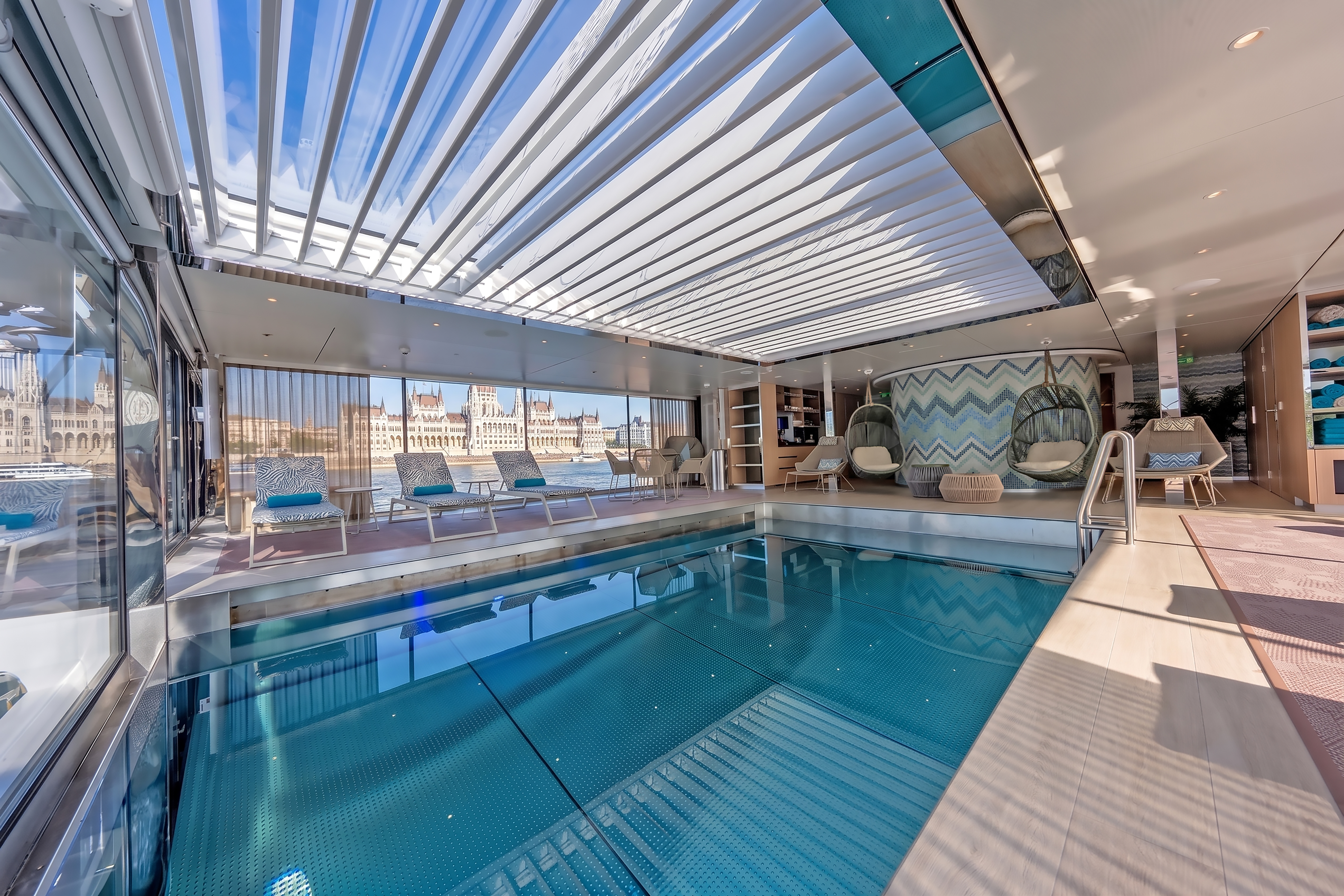 Emerald Astra Pool