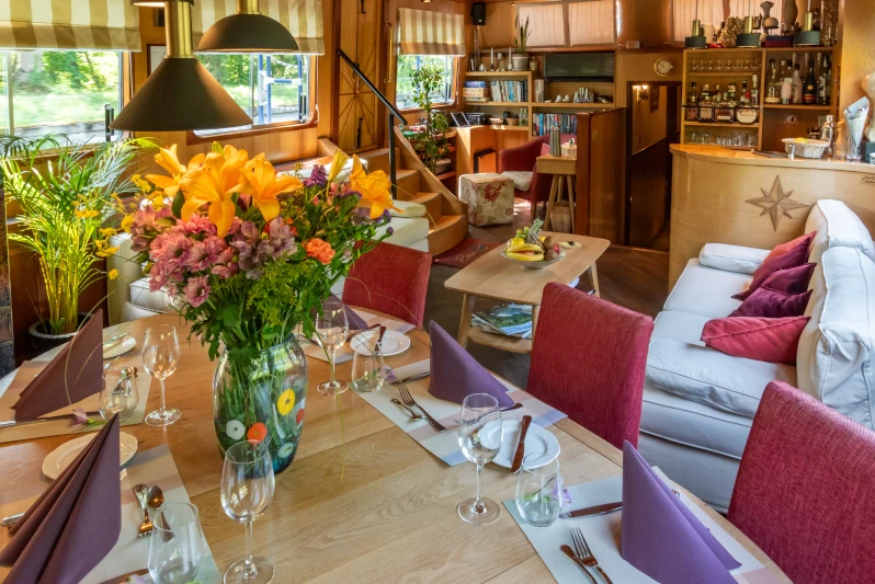 Hotel Barge Rosa