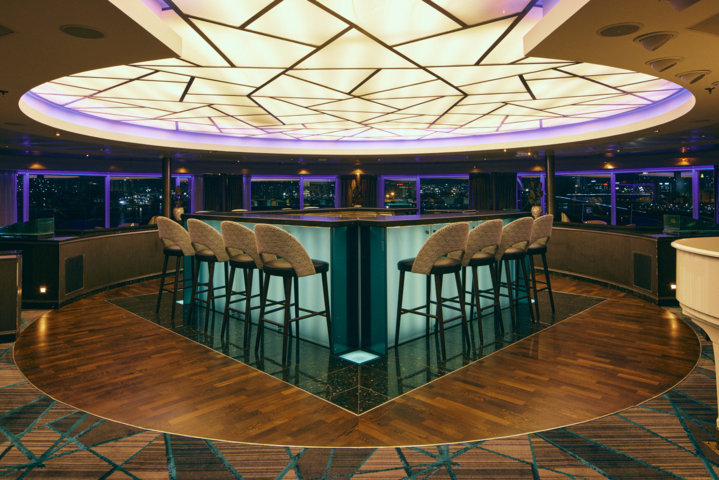 Observation Bar 36