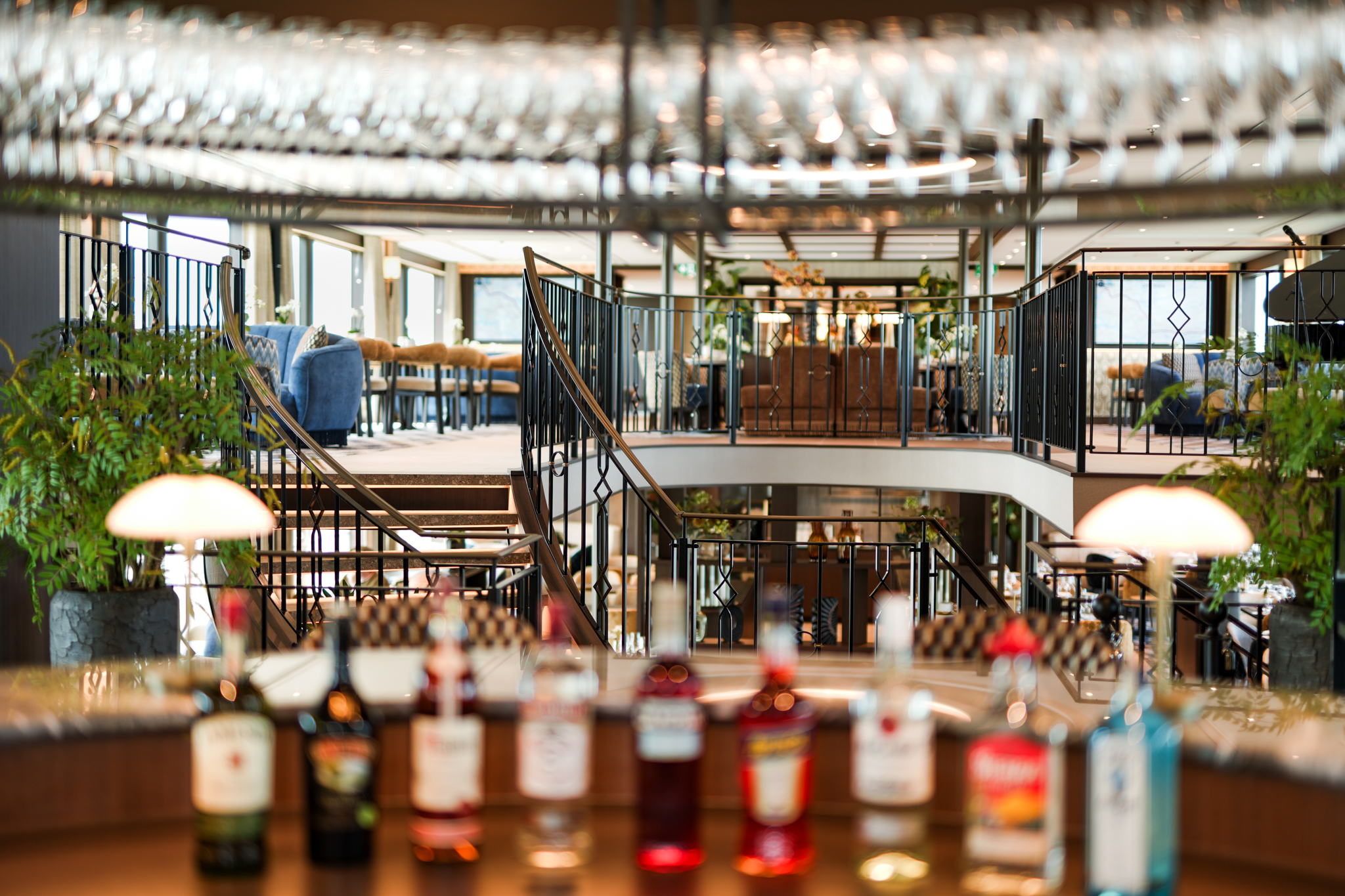 Resplendence bar