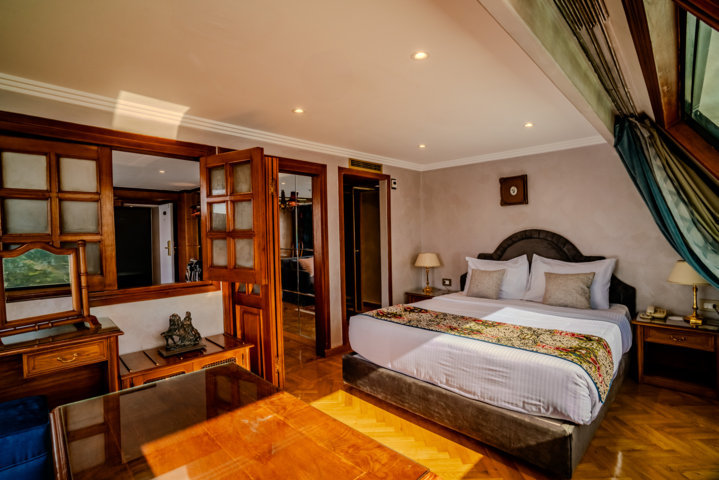 Royal Panoramic Suite King Size Bed Century Cruises