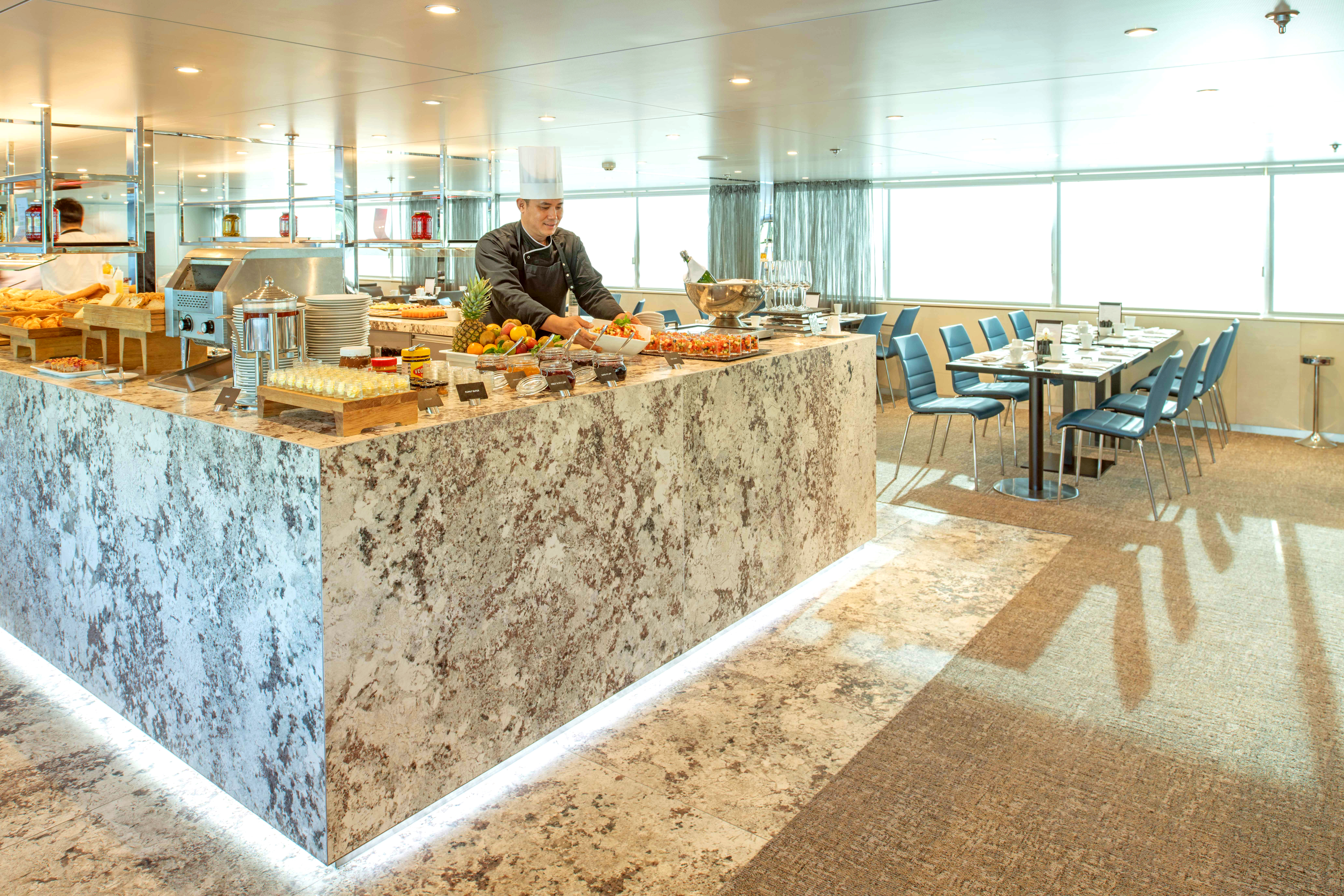 Panorama Lounge &amp; Bar à bord du Scenic Pearl.