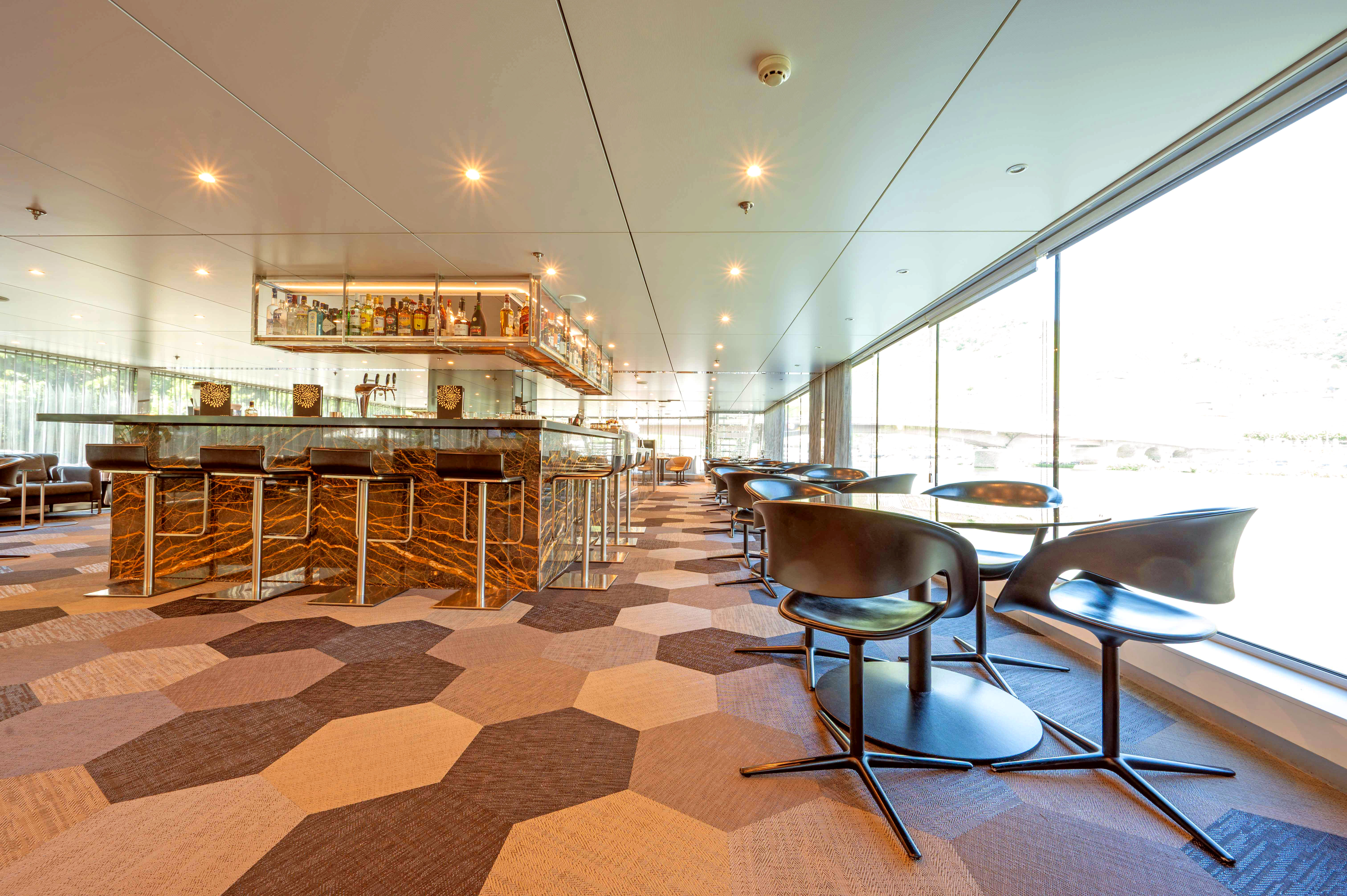 Panorama Lounge &amp; Bar à bord du Scenic Pearl.