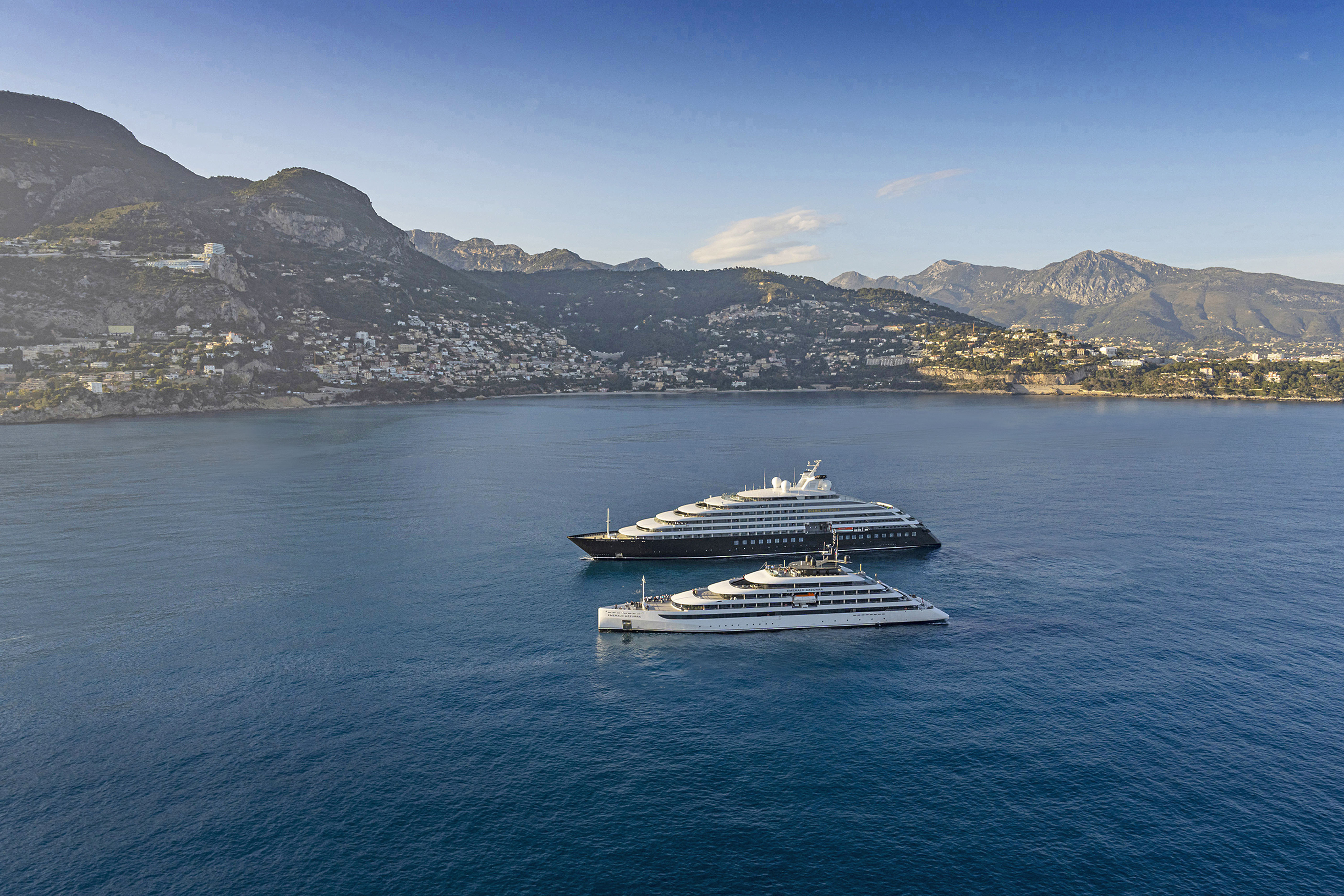Scenic Eclipse II ed Emerald Azzurra a Monte Carlo.