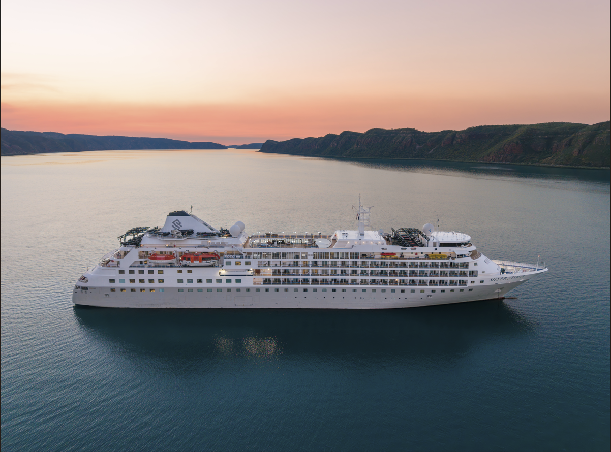 Silver Cloud in Kimberley Talbot Bay, Horizontal Falls Area