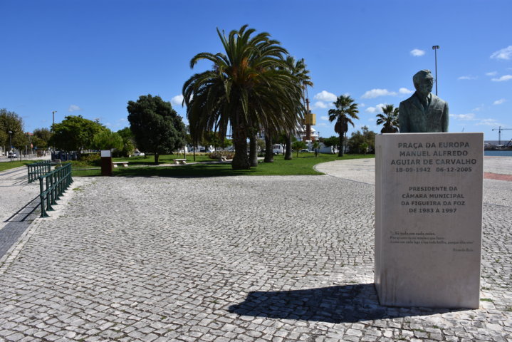 Monument dedicated to Manuel Alfredo Aguiar de Carvalho