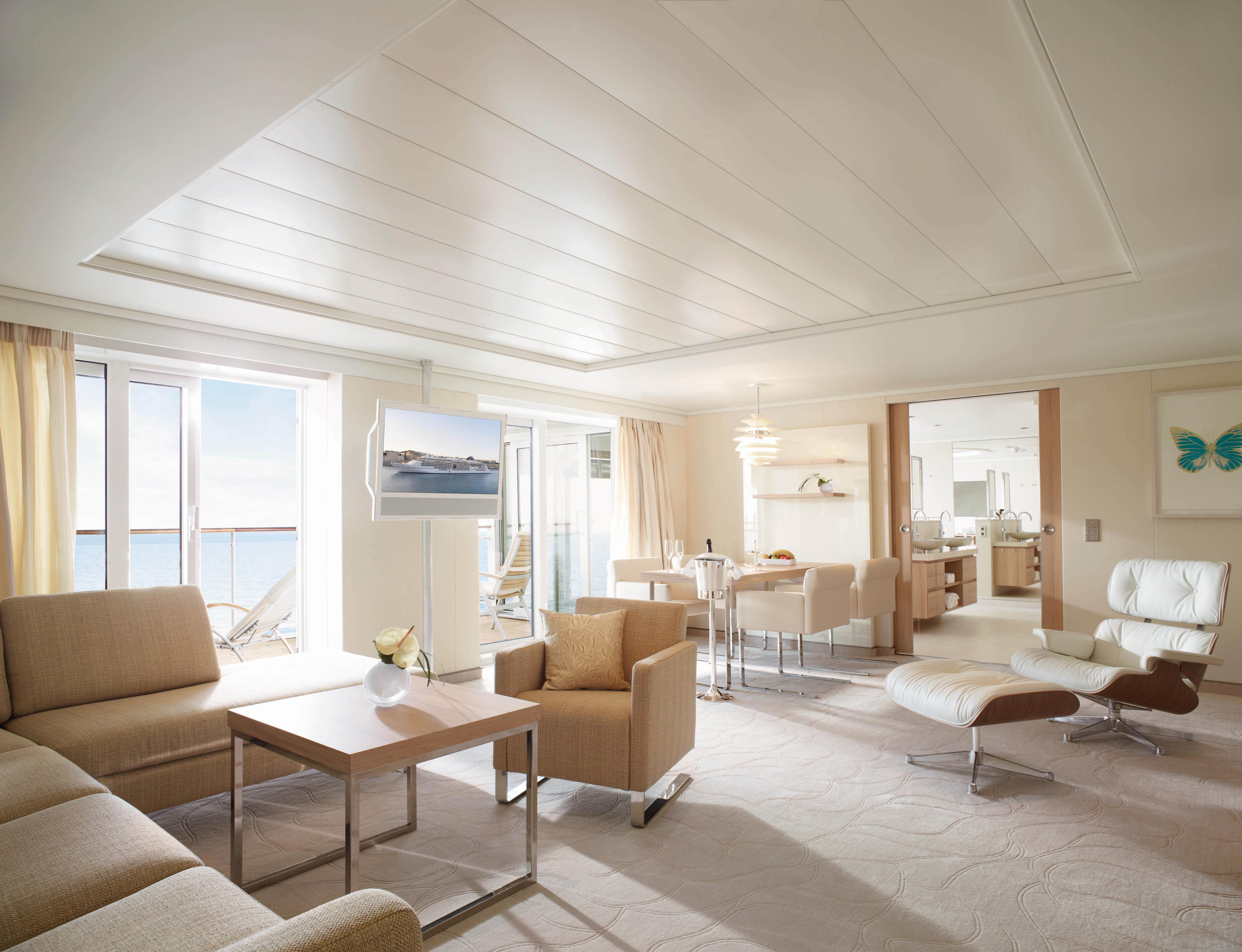 Europa 2 Owner Suite
