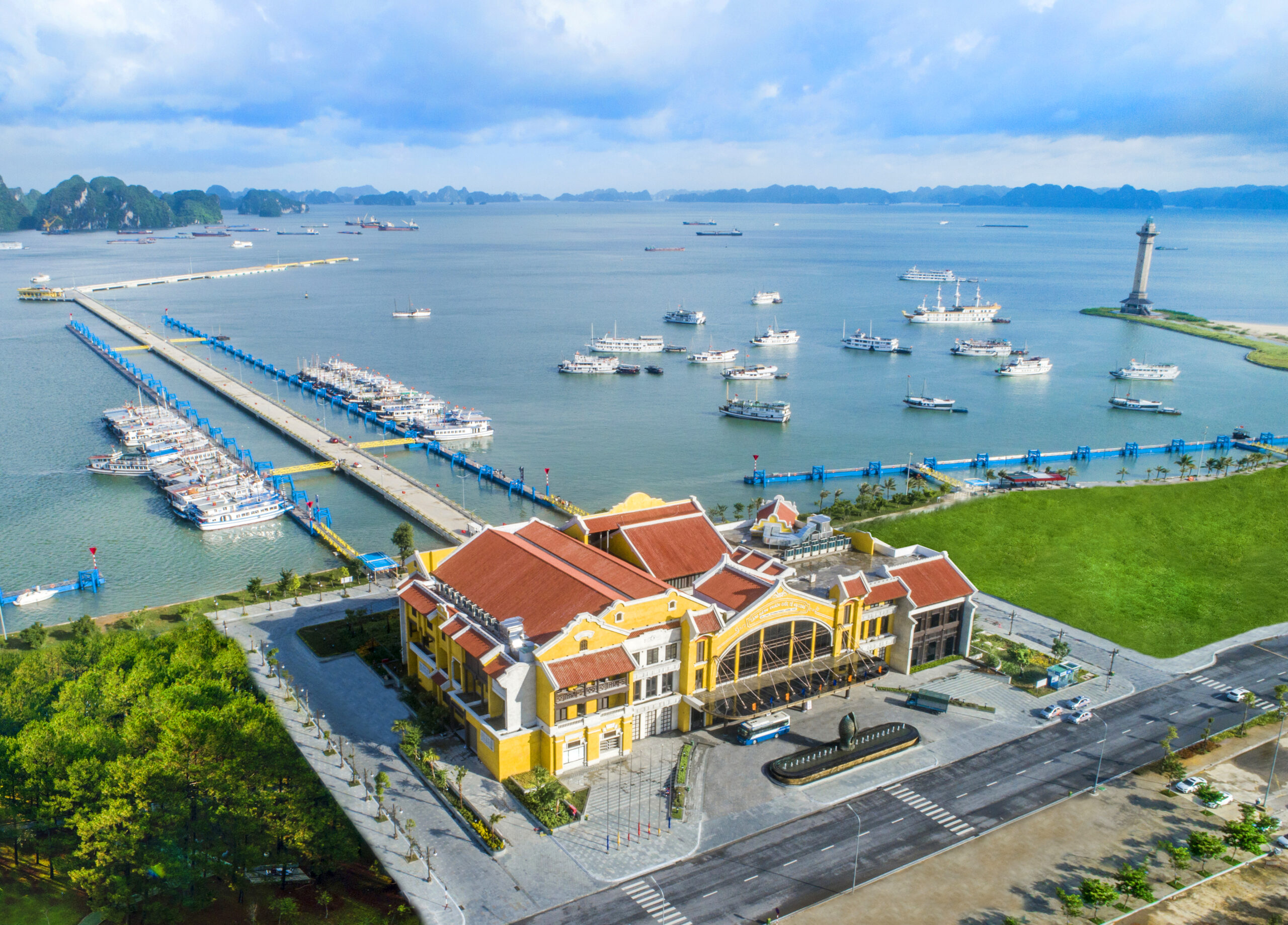 Ha long cruise port