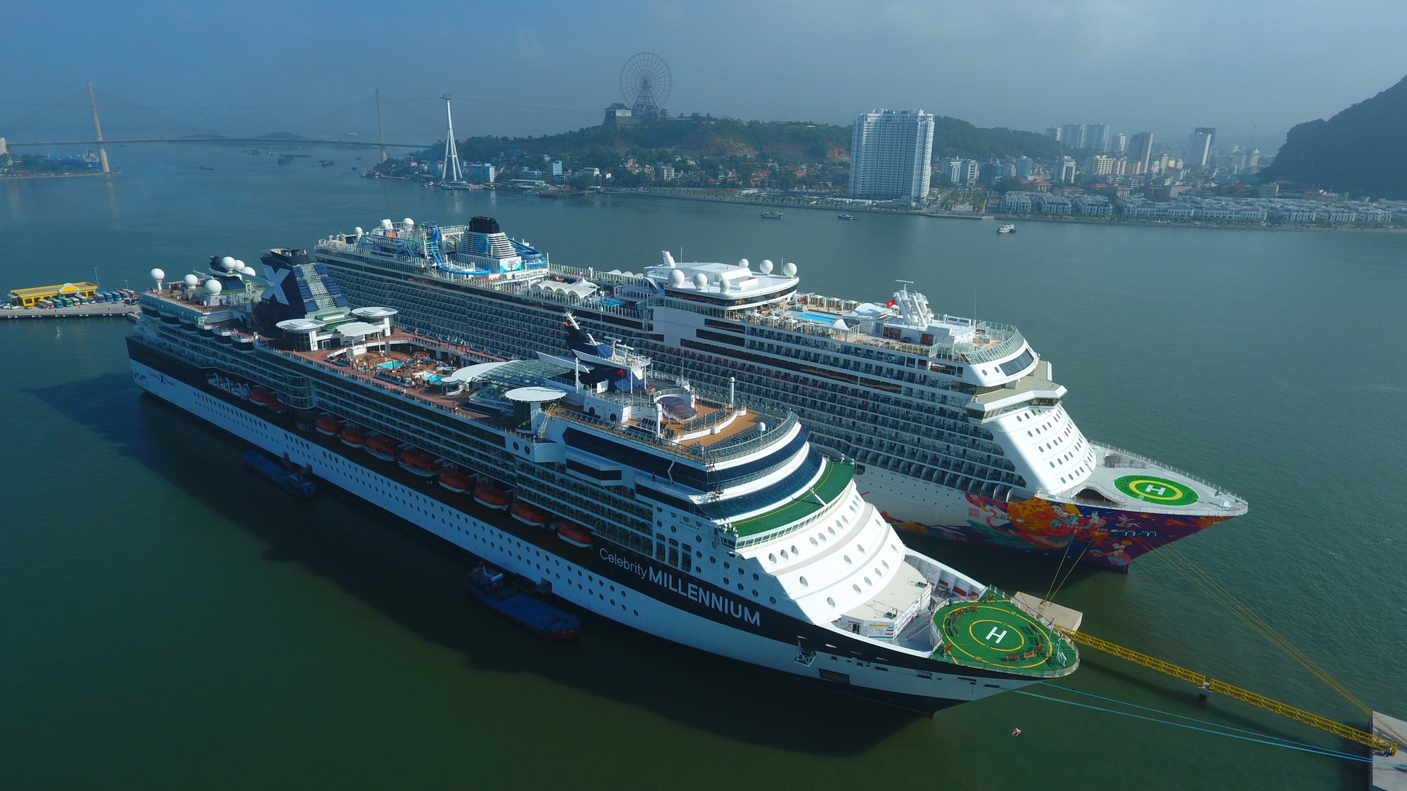 Ha long cruise port