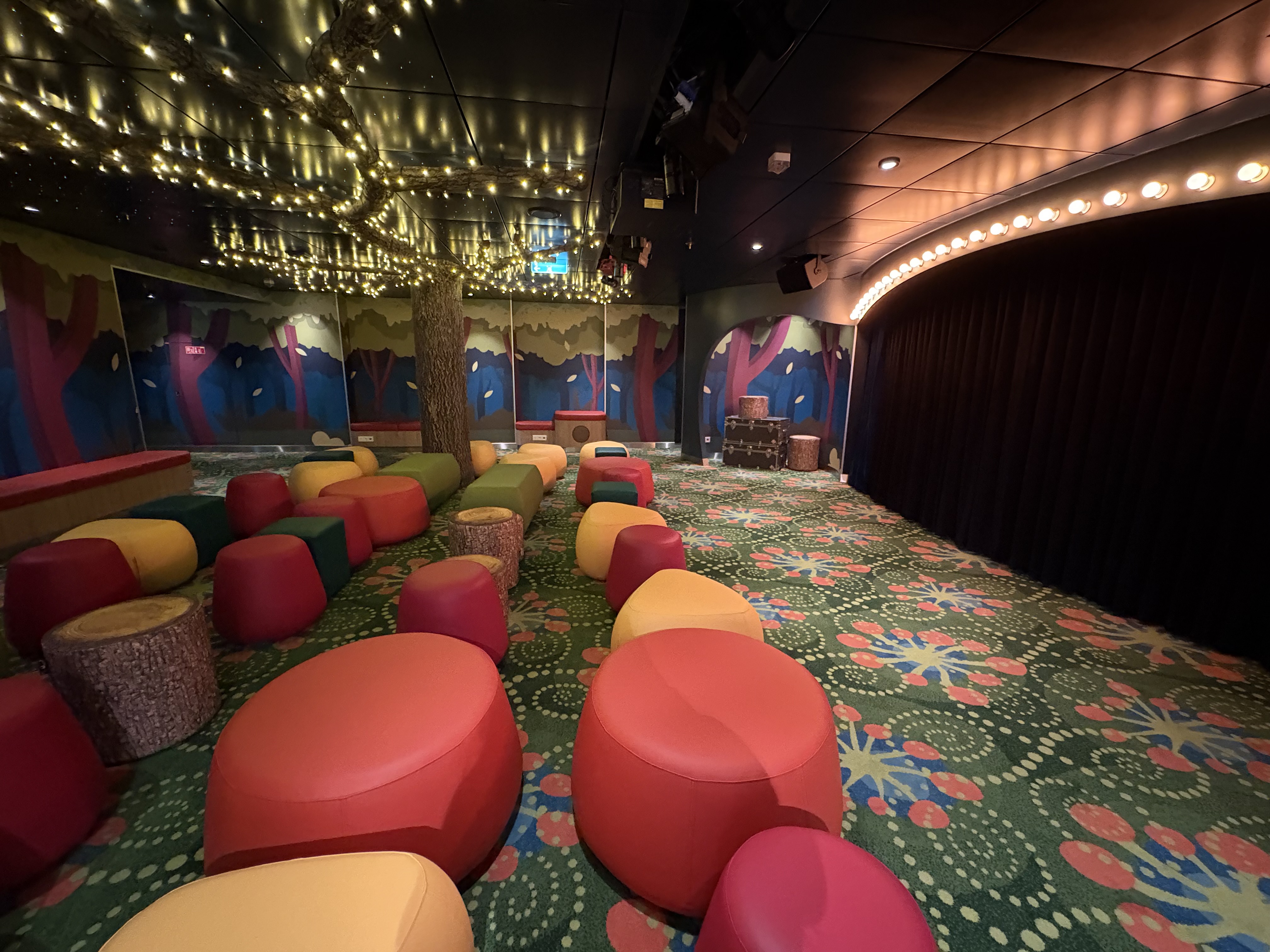Legend of the Seas Adventure Ocean Deck 6