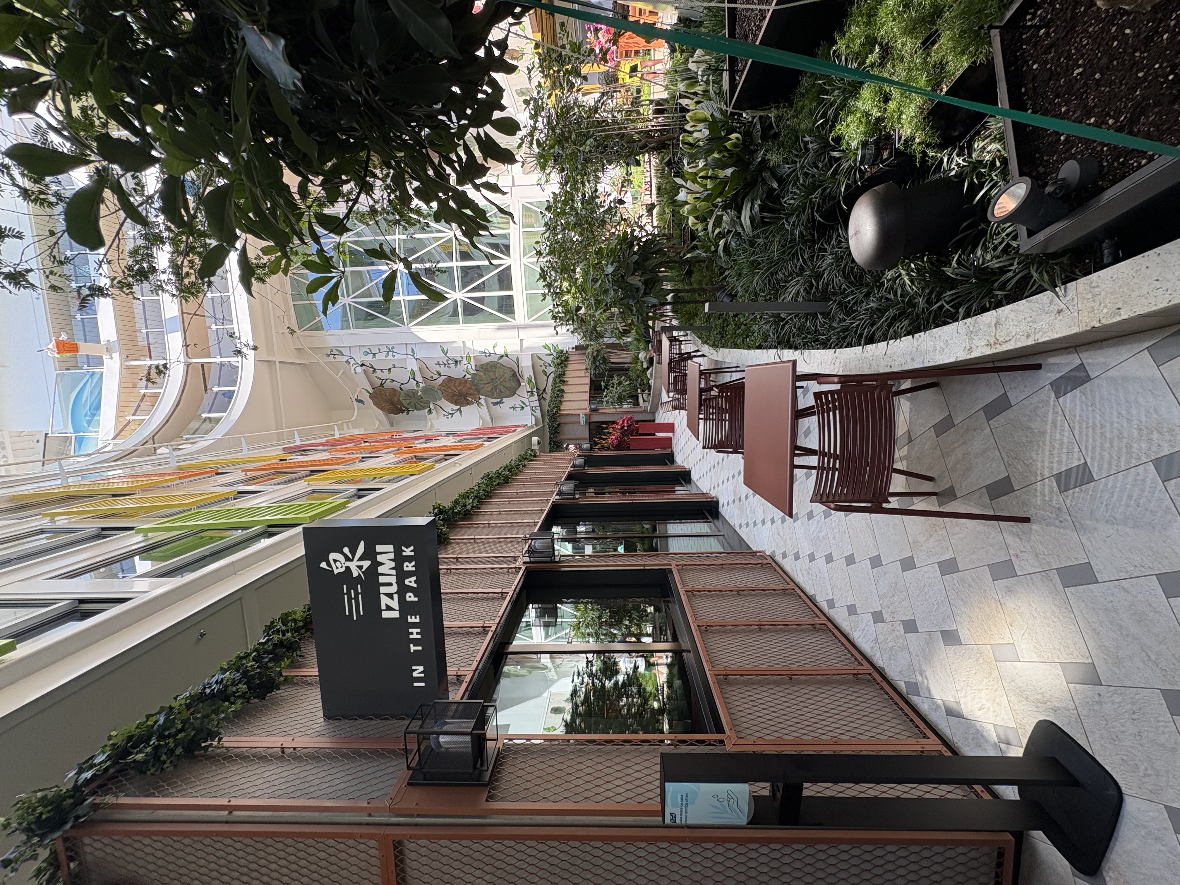 Legend of the Seas Central Park - Izumi in the Park Deck 8