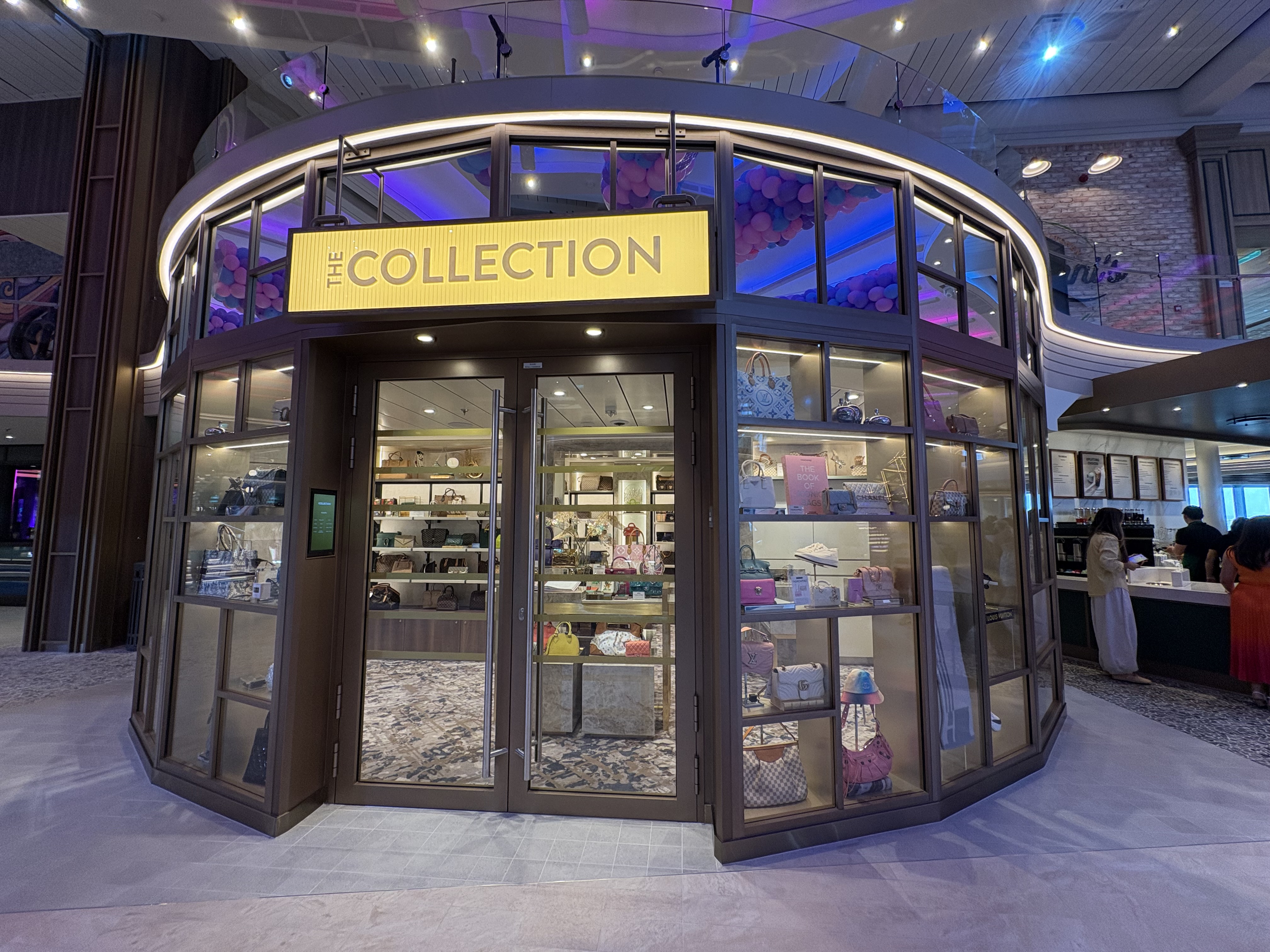 Legend of the Seas Royal Promenade - Shops Deck 5